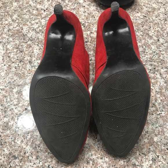 Red Mary Jane Heels 👠 - Picture 3 of 3